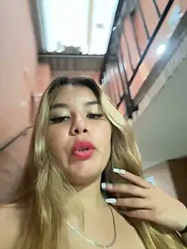 Snapshot of Violettt_hot chatting on 4, 11, 2025 Violettt hot online show from 4, 11, 2025