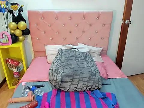 tinalorenz  online show from 30, 10, 2025