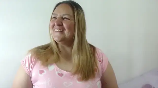 Snapshot of SweetRouse__ chatting on 21, 10, 2025 SweetRouse online show from 21, 10, 2025