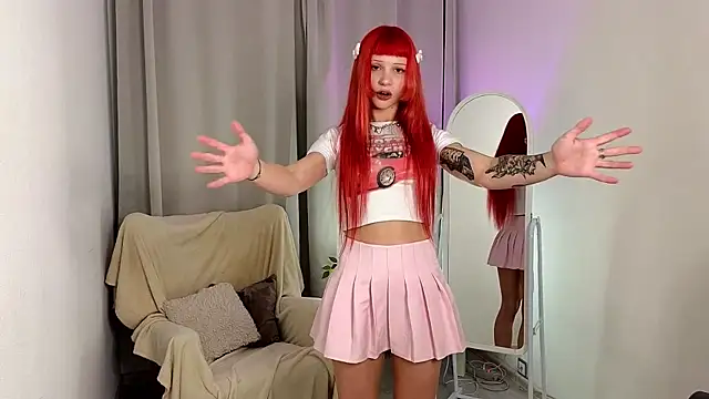 Snapshot of MonicaMilligan chatting on 8, 10, 2025 MonicaMilligan online show from 8, 10, 2025