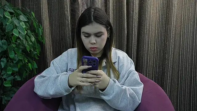 JaymieLowe online show from 28, 9, 2025