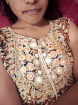 Queen-Bee143 online show from 17, 2, 2026