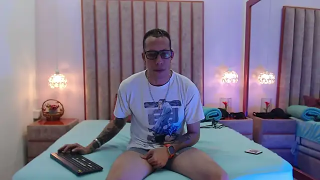 Mau Thompsons online show from 1, 10, 2025