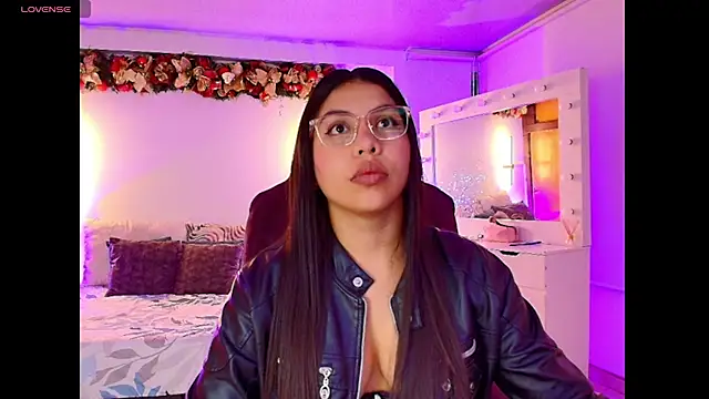 kloe28 online show from 17, 11, 2025