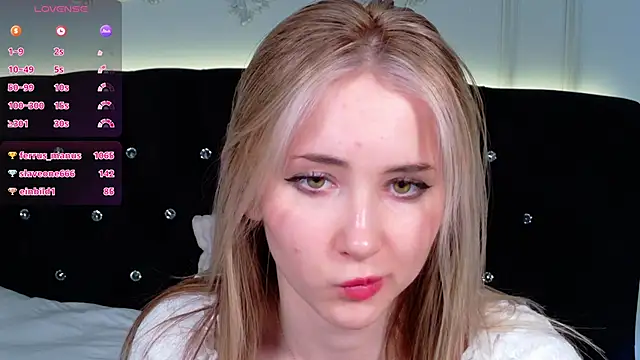 Snapshot of LiraKink chatting on 16, 11, 2025 LiraKink online show from 16, 11, 2025