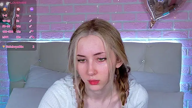 Snapshot of LiraKink chatting on 22, 11, 2025 LiraKink online show from 22, 11, 2025