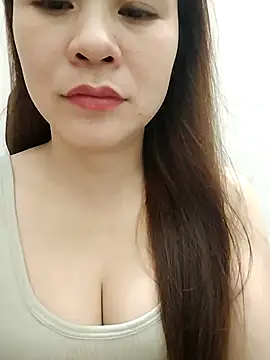 Girl Shy2000 online show from 17, 10, 2025