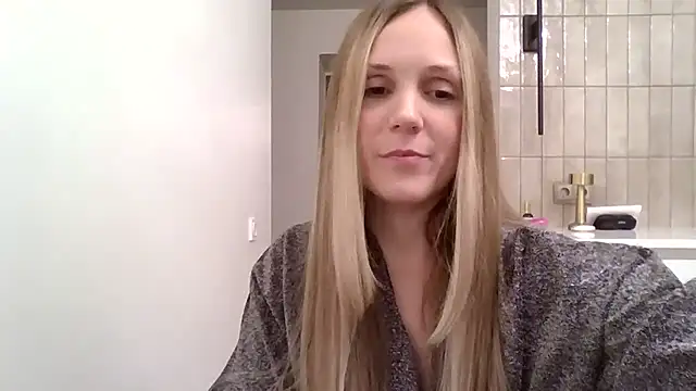 Snapshot of Kyrelinn chatting on 31, 10, 2025 Kyrelinn online show from 31, 10, 2025