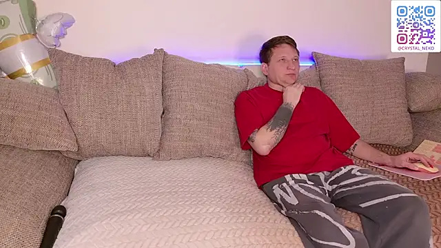 Snapshot of Crystal_Neko chatting on 8, 3, 2026 Crystal Neko online show from 8, 3, 2026