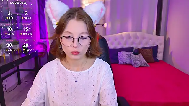 Bubblegum Babe  online show from 26, 10, 2025