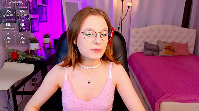 Bubblegum Babe  online show from 1, 11, 2025