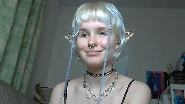 Snapshot of Paradoxy_ chatting on 21, 12, 2025 Paradoxy online show from 21, 12, 2025