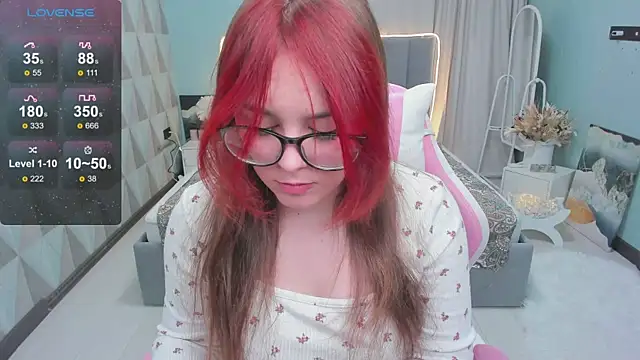 Snapshot of Monaco_Sun chatting on 17, 10, 2025 Monaco Sun online show from 17, 10, 2025