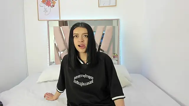 lissastone online show from 8, 10, 2025