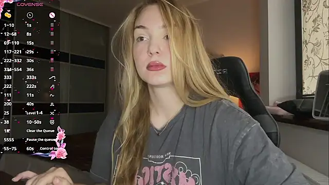 Snapshot of EvaCarter1 chatting on 21, 10, 2025 EvaCarter1 online show from 21, 10, 2025