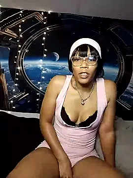 Snapshot of MrsToniTone chatting on 25, 11, 2025 MrsToniTone online show from 25, 11, 2025