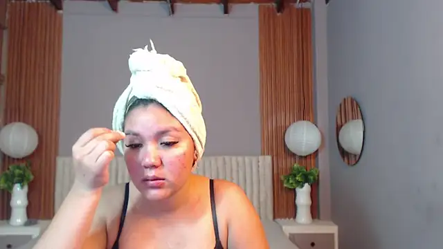 LyraMoon4 online show from 4, 10, 2025