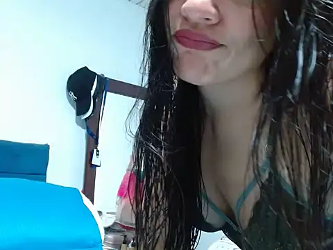 Snapshot of Maira_Diaz chatting on 22, 10, 2025 Maira Diaz online show from 22, 10, 2025