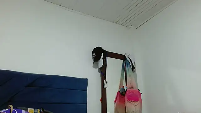 Snapshot of Maira_Diaz chatting on 4, 11, 2025 Maira Diaz online show from 4, 11, 2025