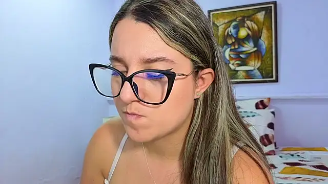 Snapshot of katiaa_lovv chatting on 13, 10, 2025 katiaa lovv online show from 13, 10, 2025