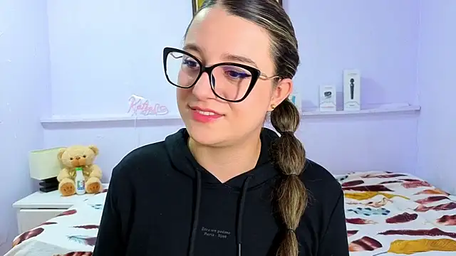 Snapshot of katiaa_lovv chatting on 3, 11, 2025 katiaa lovv online show from 3, 11, 2025