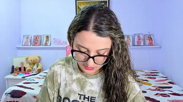 Snapshot of katiaa_lovv chatting on 7, 11, 2025 katiaa lovv online show from 7, 11, 2025