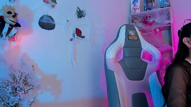 Zoe Skyler online show from 28, 10, 2025