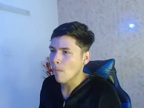 Aaron Foxxx online show from 22, 10, 2025