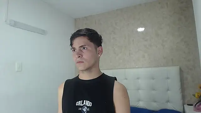 Aaron Foxxx online show from 13, 12, 2025