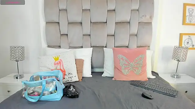 Snapshot of ChikiBom28 chatting on 23, 10, 2025 ChikiBom28 online show from 23, 10, 2025