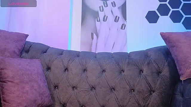 Angelina  Smith online show from 12, 11, 2025