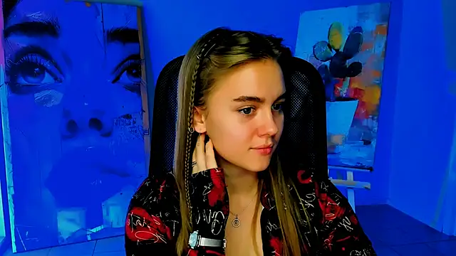 Snapshot of JuneWoods chatting on 15, 10, 2025 JuneWoods online show from 15, 10, 2025