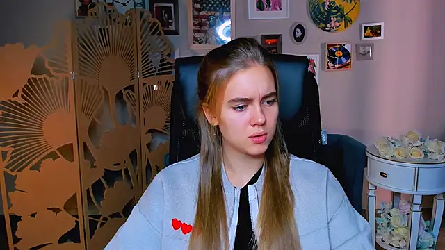 Snapshot of JuneWoods chatting on 16, 10, 2025 JuneWoods online show from 16, 10, 2025