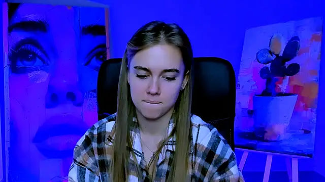 Snapshot of JuneWoods chatting on 17, 11, 2025 JuneWoods online show from 17, 11, 2025