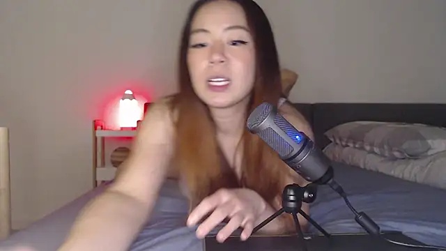 Snapshot of blueburrypie chatting on 16, 10, 2025 blueburrypie online show from 16, 10, 2025