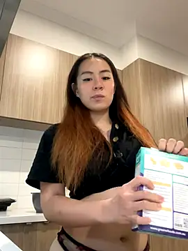 Snapshot of blueburrypie chatting on 4, 12, 2025 blueburrypie online show from 4, 12, 2025