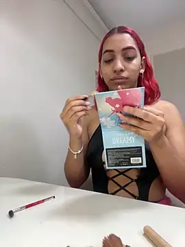 Snapshot of theladymonserrateshow chatting on 12, 11, 2025 theladymonserrateshow online show from 12, 11, 2025