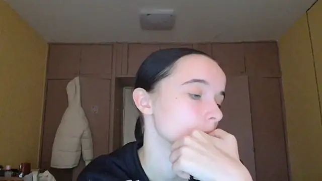 Emilia Light online show from 5, 11, 2025