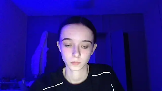 Emilia Light online show from 7, 11, 2025