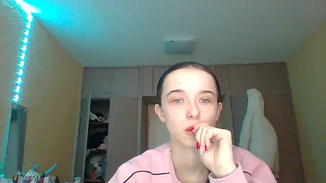 Snapshot of Emilia_Light chatting on 23, 2, 2026 Emilia Light online show from 23, 2, 2026