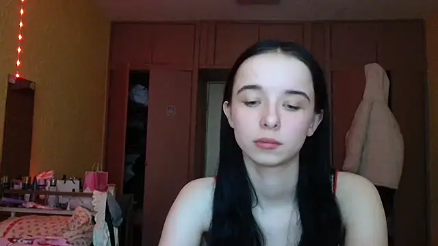 Snapshot of Emilia_Light chatting on 1, 3, 2026 Emilia Light online show from 1, 3, 2026