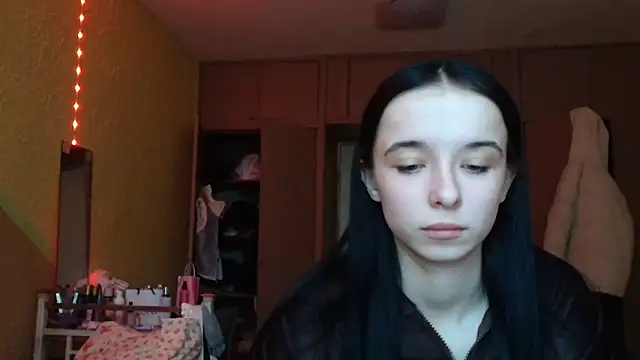 Snapshot of Emilia_Light chatting on 4, 3, 2026 Emilia Light online show from 4, 3, 2026