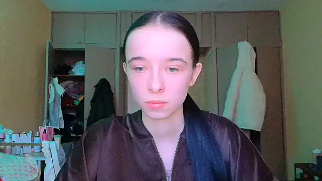 Snapshot of Emilia_Light chatting on 5, 3, 2026 Emilia Light online show from 5, 3, 2026