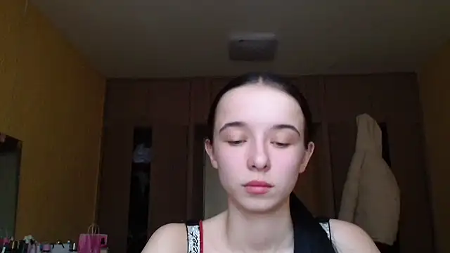 Snapshot of Emilia_Light chatting on 7, 3, 2026 Emilia Light online show from 7, 3, 2026