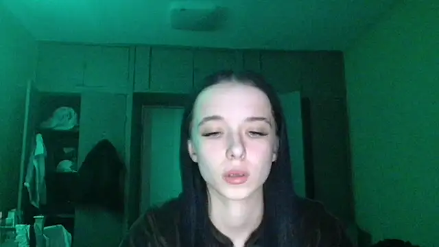 Snapshot of Emilia_Light chatting on 20, 3, 2026 Emilia Light online show from 20, 3, 2026