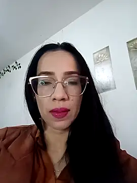 YaraDuartee online show from 4, 11, 2025