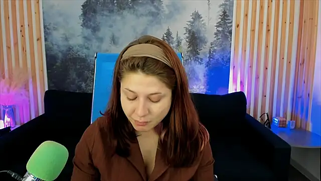 FameyBlum online show from 5, 10, 2025