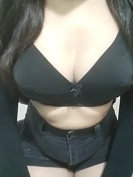 Snapshot of Rosie_Star chatting on 14, 10, 2025 Rosie Star online show from 14, 10, 2025