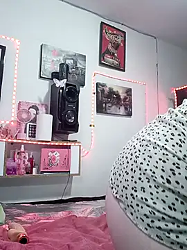 Snapshot of pinklajokr chatting on 19, 12, 2025 pinklajokr online show from 19, 12, 2025