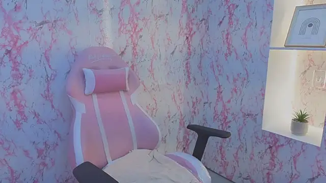 Sharon Curvy online show from 9, 11, 2025